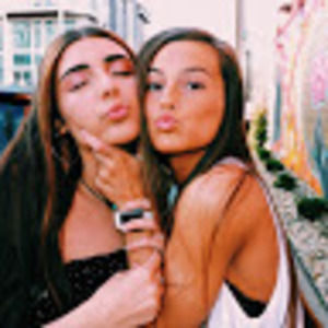 Meet your Posher, Caitlyn